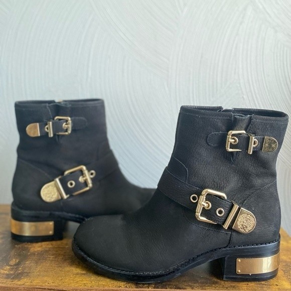 Vince Camuto moto boots, black/gold, size 7 - Picture 6 of 9
